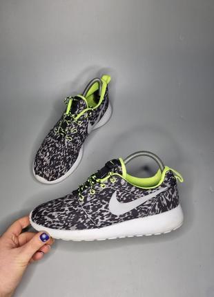 Кроссовки nike roshe