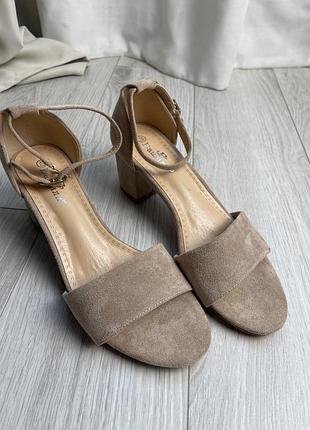 Босоножки искусственная замша, новые, 40 размер, фабричный китай