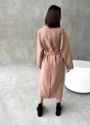 Демисезонное длинное утепленное женское кашемировое пальто с шалевым воротником8 фото