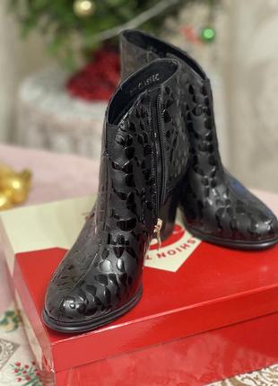 Ботльоны кожаные 38 р,