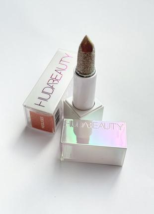 Сияющий бальзам для губ huda beauty diamond hydrating lip balm оттенок: negligee, 2.8 g