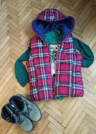 Стильна весняна жилетка