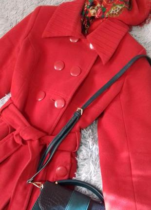 Кашемировое, демисезонное, красное пальто2 фото