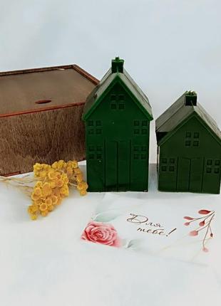 Набір з двох фігурних свічок "мій дім"  у дерев'яному боксі.3 фото