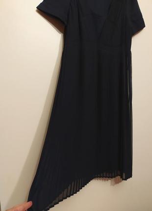 Красивое фирменное плиссированное платье миди4 фото