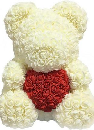 Мишка из роз с сердцем в подарочной упаковке 35 см белый3 фото