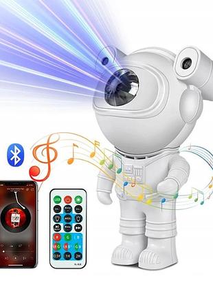 Детский ночник космонавт с лазерным проектором звездного неба и колонкой bluetooth на пульте управления