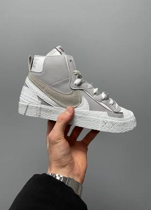 Женские кроссовки 
nike blazer mid x sacai