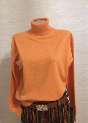 Кашемировый оранжевый свитер с высоким горлом