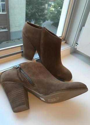 Кожаные ботильоны мюли на каблуке dolce vita us 8