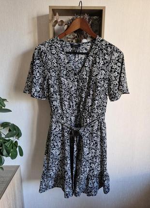 Женское короткое платье new look размер м