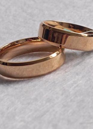 Обручалка из скощеными краями мед золото