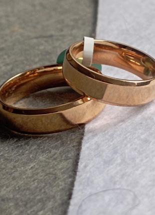 Обручалка из скощеными краями мед золото