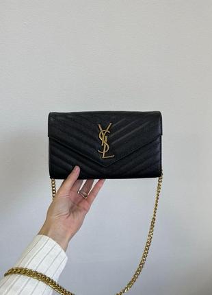 Женская сумка yves saint laurent cassandre matelasse chain wallet in grain de poudre premium3 фото