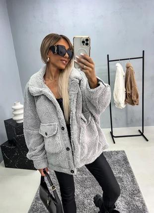 Куртка тэдди свободная на пуговицах с воротником накладные карманы с клапаном рукав спущенный широкий с манжетом на пуговице ткань мех тэдди+ подклад