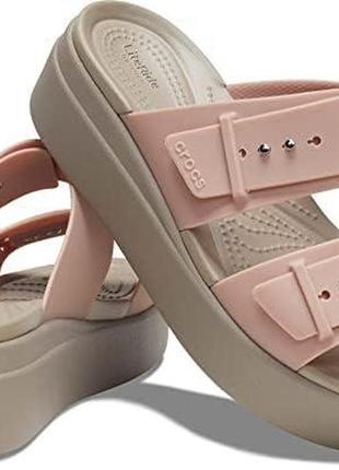 Crocs brooklyn buckle low шлепанцы на платформе крокс w10.