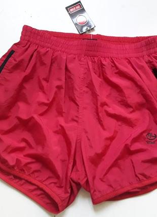 Спортивные шорты