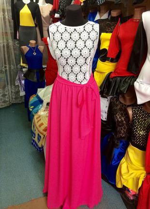 Вечернее кружевное платье