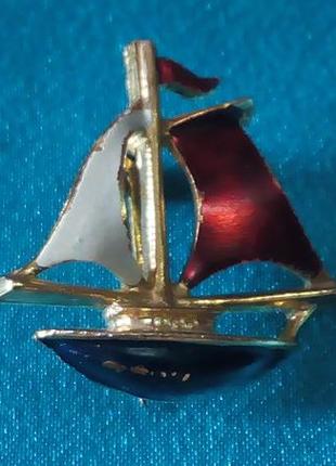 Брошь   ссср " парусник".