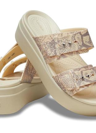 Crocs brooklyn snake buckle low шлепанцы на платформе крокс.3 фото