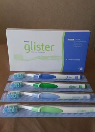 Універсальні зубні щітки.