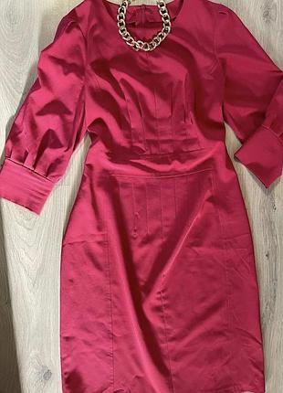 Красивое малиновое платье