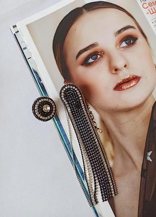 Асимметричные серьги из страз