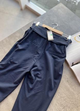 Эластичные брюки с поясом5 фото