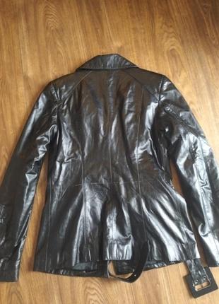 Жіноча шкіряна куртка3 фото