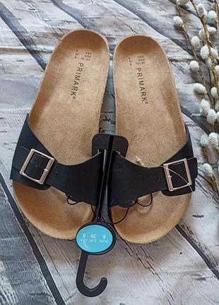 Удобные шлепанцы с пряжками primark3 фото