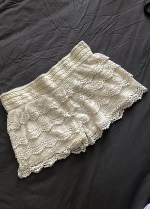 Короткие ажурные шорты, хорошо тянутся. р.46-48 наш