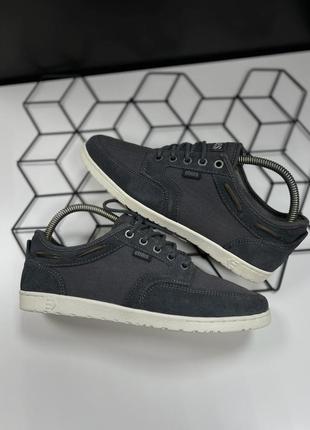 Тфілі etnies