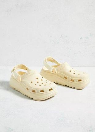 Крокс классик хайкер клог платформа ванила беж crocs hiker xscape clog vanilla baige8 фото