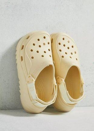 Крокс классик хайкер клог платформа ванила беж crocs hiker xscape clog vanilla baige10 фото