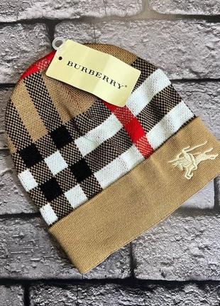 Шапка burberry
розмір універсальний 
сезон: осінь-зима 
матеріал - котон, поліестр