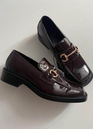Лаковые/лак бордовые/марсала лоферы/туфли с пряжкой h&m