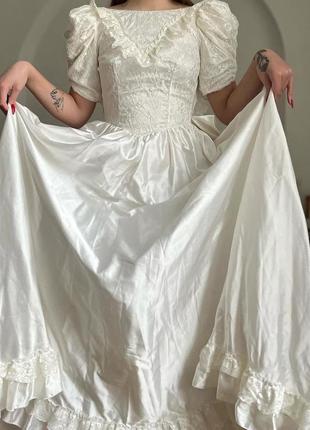 Винтажное свадебное платье от pronuptia de paris. англия белый жемчуга бант объемная слои