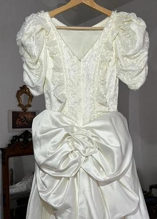 Винтажное свадебное платье от pronuptia de paris. англия белый жемчуга бант объемная слои6 фото