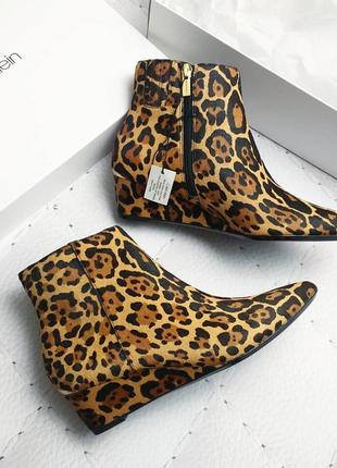 Calvin klein оригінал леопардові черевики ботильони з хутра поні2 фото