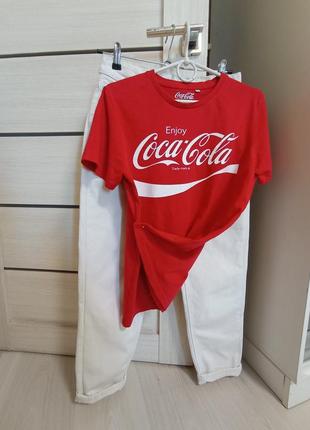 Футболка  червона з білим надписом coca-cola