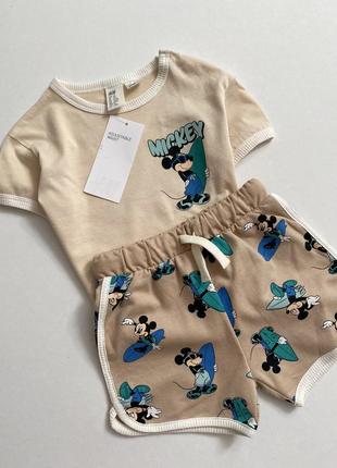 Костюм/футболка и шорты микки маус/mickey mouse на 4-6 месяцев h&m