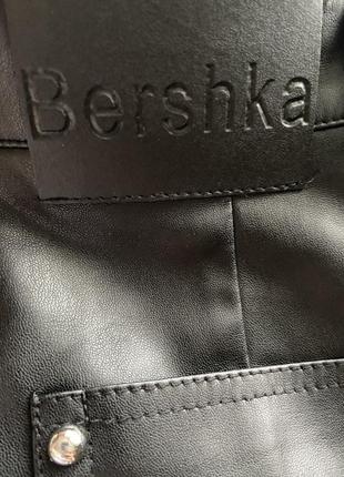 Стильні прямі брюки з екошкіри bershka7 фото