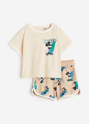 Костюм/футболка і шорти міккі маус mickey mouse на 4-6 місяців h&m