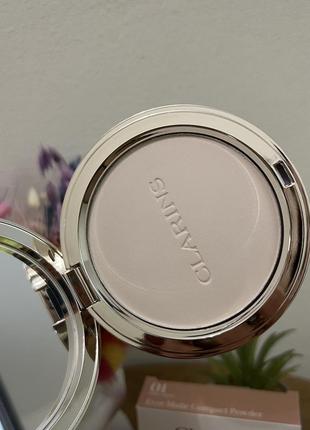 Оригінал clarins ever matte compact powder матувальна компактна пудра для обличчя 01 very light4 фото