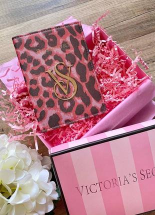 Обкладинка victoria’s secret