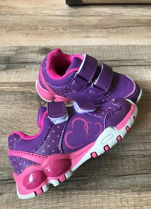 Кросівки на липучках