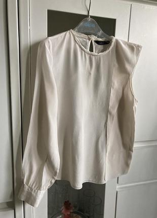 S/m шелковая молочная блуза с воланом стильная асимметричная с одним рукавом