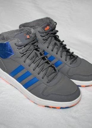 Кросівки фірми adidas 39,5 розміру за устілкою 26 см.