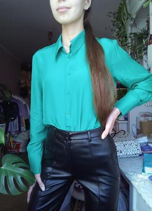 Сатиновая рубашка зелёного цвета, вискозная рубашка на пуговицах, свободная рубашка, рубашка оверсайз4 фото