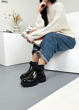Лаковые ботинки деми